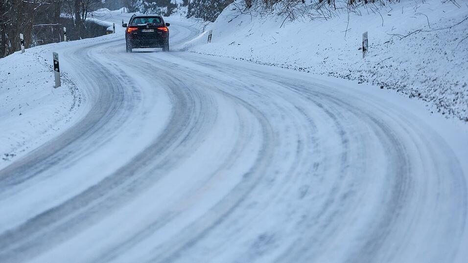 Im S&uuml;den kann es teils zu Sichtweiten unter 150 Meter kommen.