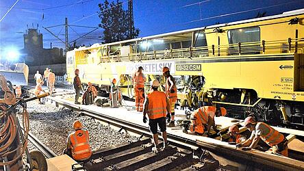 Die Deutsche Bahn saniert die Zugstrecke zwischen Obertraubling und Passau. Diese Strecke wird vom 14. Juni 2026 bis 12. Dezember 2026 gesperrt und es kann kein Personenverkehr stattfinden.