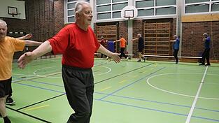 Er lässt sich von seinem Alter nichts vorschreiben: Auch mit 90 Jahren ist Max Sichart immernoch begeisterter Turner. Er lässt sich von seinem Alter nichts vorschreiben: Auch mit 90 Jahren ist Max Sichart immernoch begeisterter Turner.