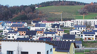Blick auf das Baugebiet Am Brand in Wörth. Wie entwickelt sich der Wohnungsbau rund um Regensburg?