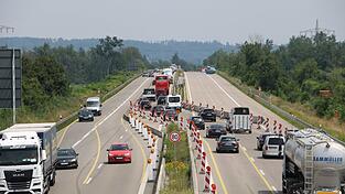Zwischen Moosburg-Nord und Landshut-West fließt der Verkehr aktuell vierspurig auf der Fahrbahn in Richtung München. Zwischen Moosburg-Nord und Landshut-West fließt der Verkehr aktuell vierspurig auf der Fahrbahn in Richtung München.