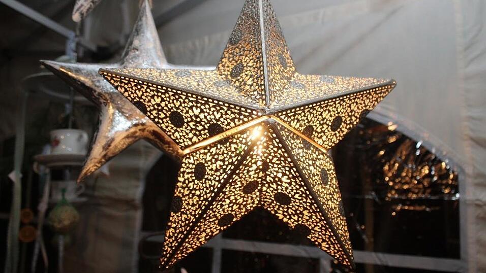 In Landshut lockten am Wochenende der Kunsthandwerkermarkt und die H&uuml;ttengaudi zahlreiche Besucher an.