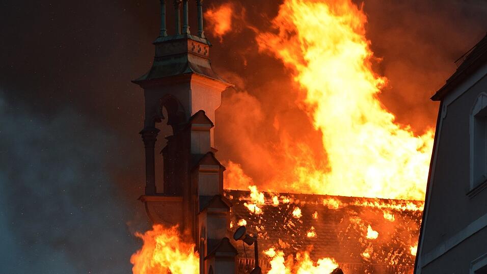 Heute vor acht Jahren, am 25. November, brannte das Straubinger Rathaus ab.