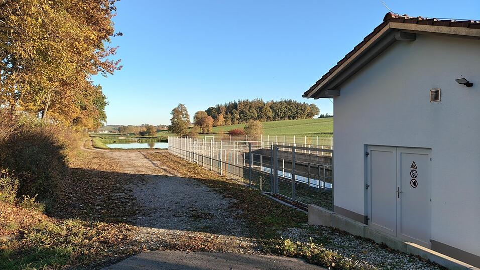 Die Genehmigung der Kläranlage in Haarbach läuft zum Ende des Jahres 2028 aus. Bis dahin könnte statt der Kläranlage schon eine Pumpstation nach Vilsbiburg stehen. Die Genehmigung der Kläranlage in Haarbach läuft zum Ende des Jahres 2028 aus. Bis dahin könnte statt der Kläranlage schon eine Pumpstation nach Vilsbiburg stehen.