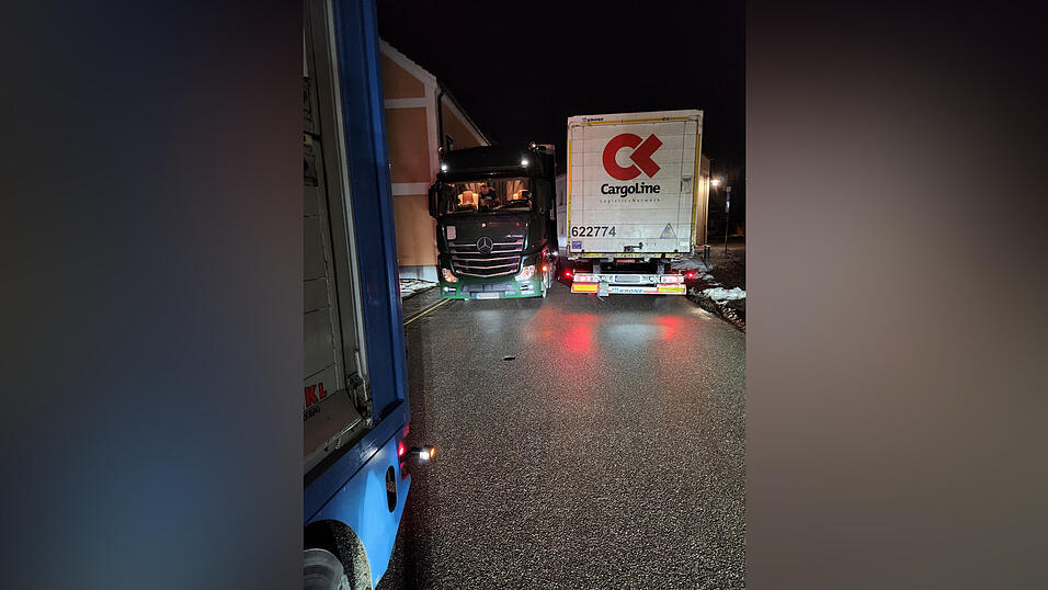 In der&nbsp;Ortsdurchfahrt von W&ouml;rth an der Donau entstand gegen 4 Uhr nachts ein Verkehrschaos&nbsp;durch die A3-Sperrung.