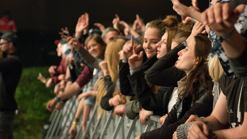 Impressionen vom ersten Tag des Pfingst-Open Airs in Salching. (Fotos: Regina Hölzel) Impressionen vom ersten Tag des Pfingst-Open Airs in Salching. (Fotos: Regina Hölzel)