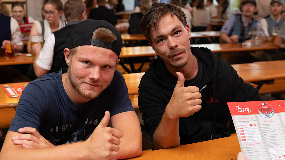 Die Partybilder vom Montag, 10. August, aus dem Festzelt Greindl. Die Partybilder vom Montag, 10. August, aus dem Festzelt Greindl.