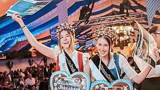 Sonja Hoppe (rechts) aus Herrngiersdorf vertritt Gillamoos und Abensberg für die nächsten zwölf Monate zusammen mit Vize-Königin Anja Mittermeier.