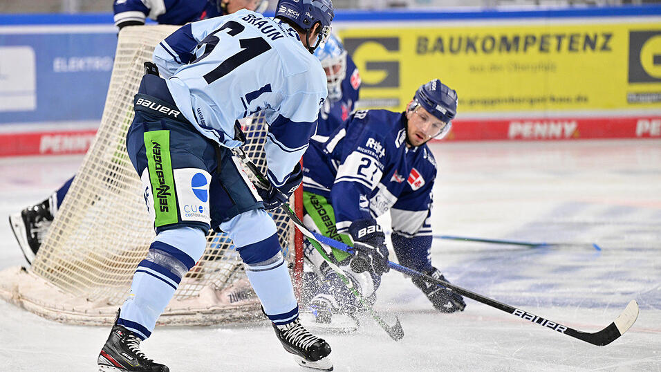 Einstimmung auf die neue Eishockey-Saison: Die Straubing Tigers beim Training.