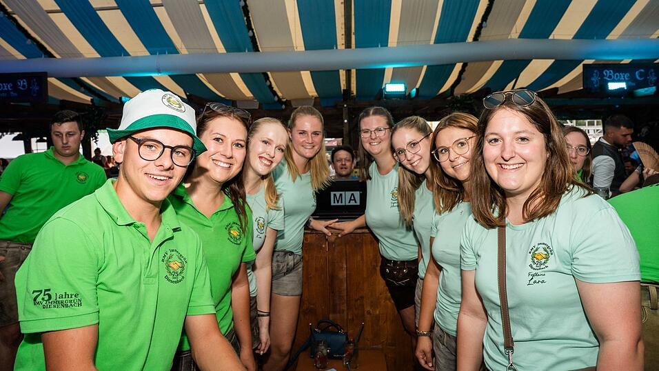 Die Partybilder vom Sonntag, 16. August, aus dem Festzelt Wenisch. Die Partybilder vom Sonntag, 16. August, aus dem Festzelt Wenisch.