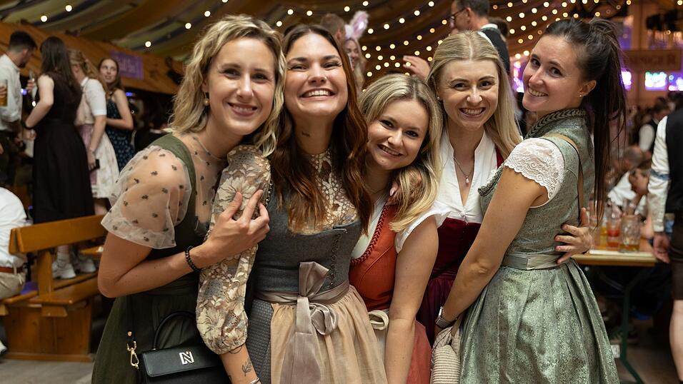 Die Partybilder vom Freitag, 7. August, aus dem Festzelt Reisinger. Die Partybilder vom Freitag, 7. August, aus dem Festzelt Reisinger.