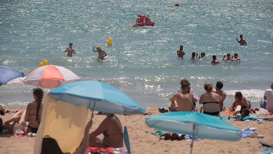 Wer darf wann in die Sommerferien - zwischen den Bundesländern kommt es darüber immer wieder zum Streit. (Archivbild) Wer darf wann in die Sommerferien - zwischen den Bundesländern kommt es darüber immer wieder zum Streit. (Archivbild)