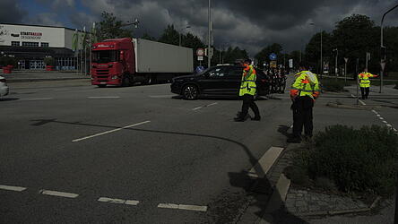 Die händische Kreuzungsregelung durch Polizisten erfolgt diesmal nur am Sonntagvormittag. Die händische Kreuzungsregelung durch Polizisten erfolgt diesmal nur am Sonntagvormittag.