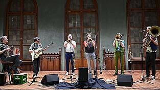 Die Kapelle So&So sorgte mit ihrem abwechslungsreichen Programm für beste Stimmung im Saal. Die Kapelle So&So sorgte mit ihrem abwechslungsreichen Programm für beste Stimmung im Saal.