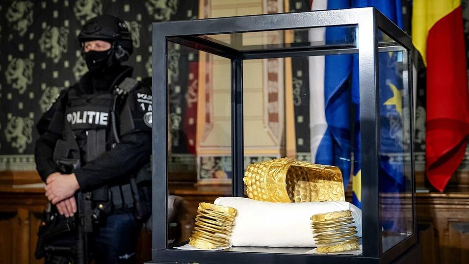 Die Diebe stahlen auch diesen Goldhelm. (Archivbild)