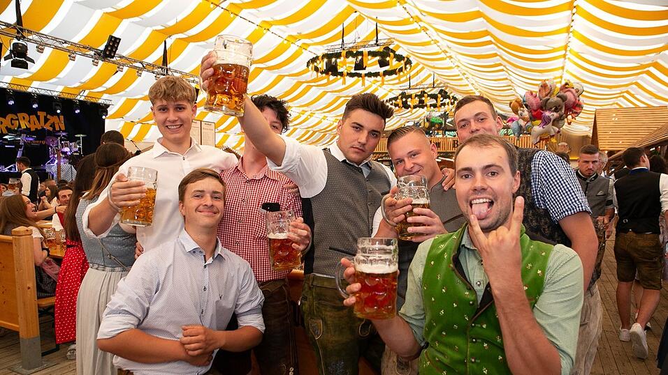 Die Partybilder vom Freitag, 12. August 2022, aus dem Festzelt Nothaft.