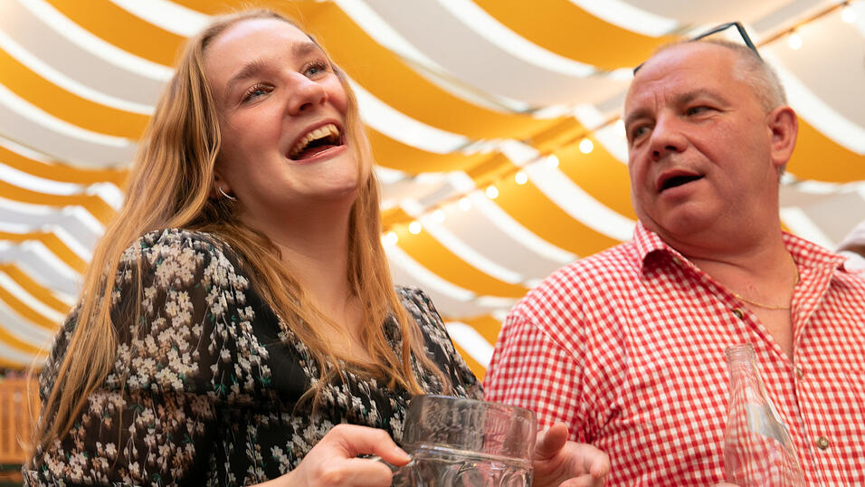 Das sind die Partybilder vom Dienstag, 12. August, aus dem Festzelt Nothaft. Das sind die Partybilder vom Dienstag, 12. August, aus dem Festzelt Nothaft.