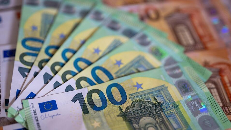 Das Landesamt für Statistik hat die Zahl der Einkommensmillionäre in Straubing und im Landkreis Straubing-Bogen bekannt gegeben.