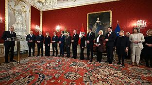 Die neue Drei-Parteien-Regierung in Österreich ist angelobt.
