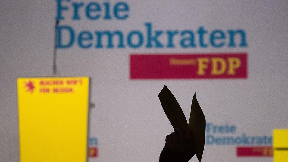 Liberale Kommunalpolitiker wollen raus aus dem Bündnis mit SPD und Grünen. Der Druck auf Parteichef Lindner steigt. Liberale Kommunalpolitiker wollen raus aus dem Bündnis mit SPD und Grünen. Der Druck auf Parteichef Lindner steigt.