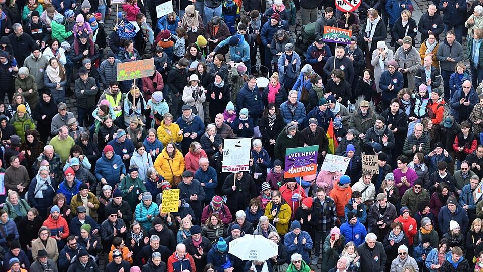 Rund 4.000 Menschen demonstrierten k&uuml;rzlich in Weilheim gegen rechts. (Archivbild)