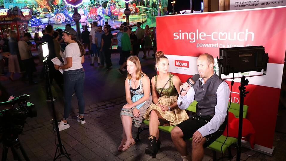 Die Eindrücke der Single-Couch in Bildern, aufgenommen am Freitag, 10. August. Die Eindrücke der Single-Couch in Bildern, aufgenommen am Freitag, 10. August.