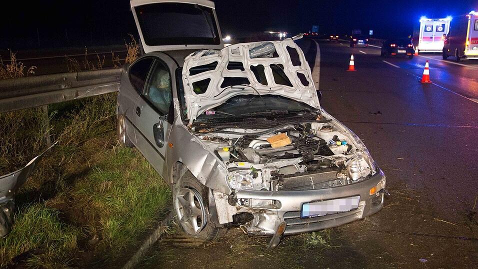 Bei dem Unfall wurden beide Fahrer leicht verletzt. (Foto: FD) Bei dem Unfall wurden beide Fahrer leicht verletzt. (Foto: FD)