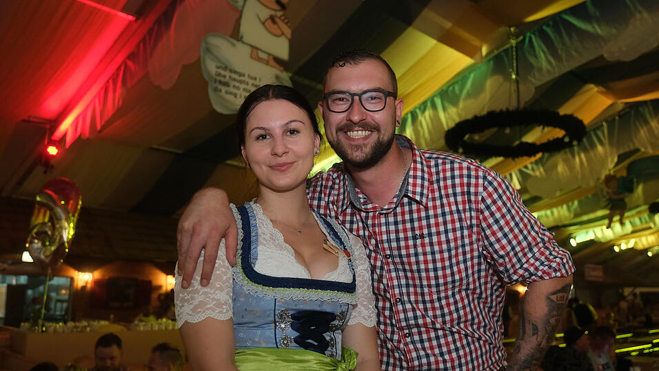 Die Partybilder vom Dienstag, 15. August 2023, aus dem Festzelt Reisinger. Die Partybilder vom Dienstag, 15. August 2023, aus dem Festzelt Reisinger.