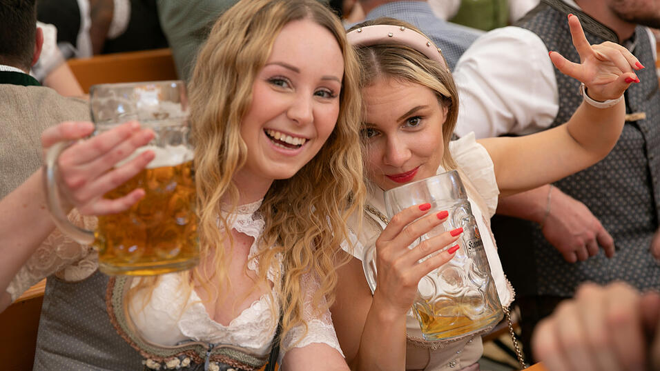 Die Partybilder vom Freitag, 8. August, aus dem Festzelt Nothaft. Die Partybilder vom Freitag, 8. August, aus dem Festzelt Nothaft.
