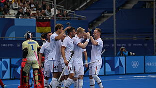 Die deutschen Hockey-Herren jubeln - bei ihrem Auftaktsieg gegen Frankreich.