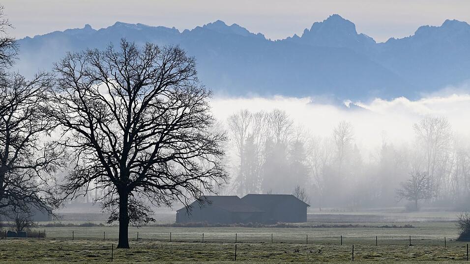 In den Bergen und im südlichen Alpenvorland erwartet der DWD Sonne. (Archivbild) In den Bergen und im südlichen Alpenvorland erwartet der DWD Sonne. (Archivbild)