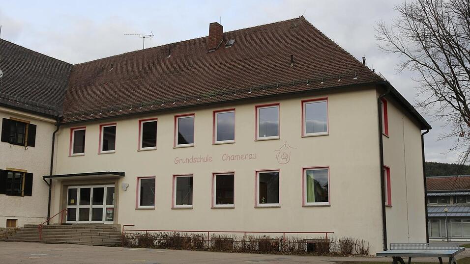 In der Schule werden neue WCs eingebaut, sie sind bereits seit f&uuml;nf Jahren im Haushalt eingeplant.