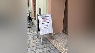 An diesem Samstag kann man im Rathaus in der Altstadt bis 13 Uhr Unterstützungsunterschriften leisten. An diesem Samstag kann man im Rathaus in der Altstadt bis 13 Uhr Unterstützungsunterschriften leisten.