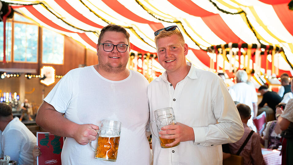 Die Partybilder vom Samstag, 15. August, aus dem Festzelt Krönner. Die Partybilder vom Samstag, 15. August, aus dem Festzelt Krönner.