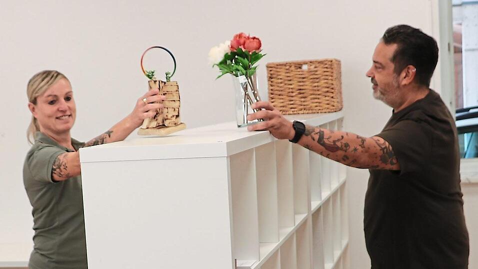 Alexandra Walter und Robert Zierhofer r&auml;umen ein.