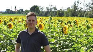 Korbinian Beck zeigt, dass sich moderne Landwirtschaft und Naturschutz sinnvoll miteinander verbinden lassen. Korbinian Beck zeigt, dass sich moderne Landwirtschaft und Naturschutz sinnvoll miteinander verbinden lassen.