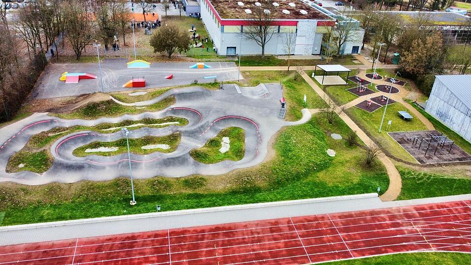 Eine deutliche Aufwertung erfuhren die Sportanlagen südlich des Schulzentrums. Nachdem sie während der Gartenschau und auch danach abgesperrt waren, können sie inzwischen uneingeschränkt genutzt werden.