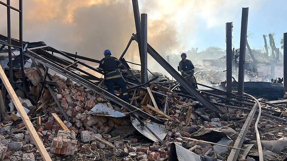 Die Industriestadt Krywyj Rih ist immer wieder Ziel russischer Drohnen- und Raketenangriffe. (Archivbild) Die Industriestadt Krywyj Rih ist immer wieder Ziel russischer Drohnen- und Raketenangriffe. (Archivbild)