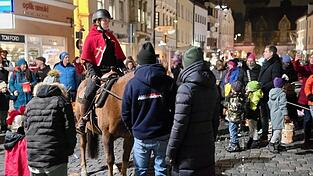 Der Martinsumzug ist für die Kleinen ein ganz besonderes Erlebnis. Der Martinsumzug ist für die Kleinen ein ganz besonderes Erlebnis.