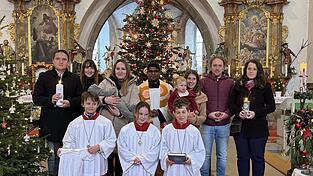 Die beiden Tauffamilien in der Pfarrkirche in Miltach