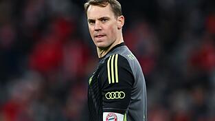 Manuel Neuer h&auml;ngt noch ein Jahr dran beim FC Bayern. (Archivbild)