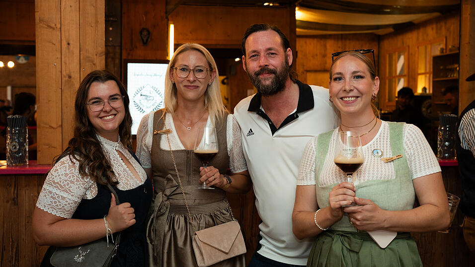 Die Partybilder vom Mittwoch, 12. August, aus dem Festzelt Weckmann. Die Partybilder vom Mittwoch, 12. August, aus dem Festzelt Weckmann.