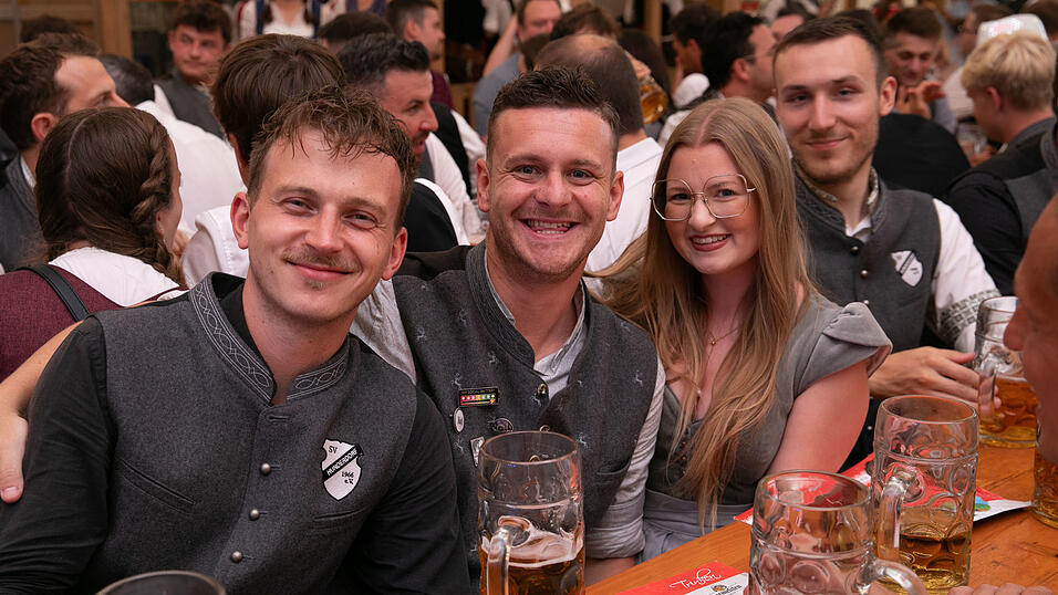 Die Partybilder vom Samstag, 16. August, aus dem Festzelt Greindl. Die Partybilder vom Samstag, 16. August, aus dem Festzelt Greindl.