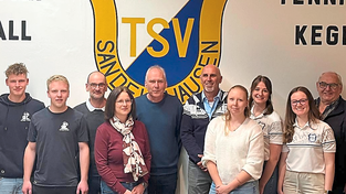Die neue TSV-F&uuml;hrung (v. l.): Leon Fuchs, Felix Fuchs, Christian Schw&auml;rzer, Beate Schw&auml;rzer, Edmund Hohmann, Armin Mirlach, Lena Pr&uuml;cklmeier, Sabrina Liebmann, Amelie Freyberg und Sebastian Mirlach.