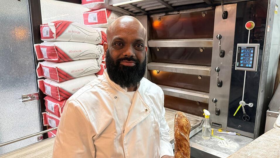 Der Gewinner des Pariser Baguette-Wettstreits qualifizierte sich unter 143 teilnehmenden B&auml;ckereien.