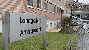 Vor Gericht gab der Angeklagte seiner Exfreundin Mitschuld an seiner Situation. Vor Gericht gab der Angeklagte seiner Exfreundin Mitschuld an seiner Situation.