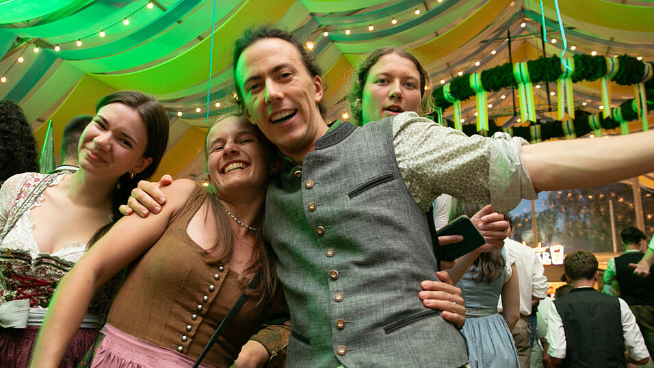 Die Partybilder vom Freitag, 8. August, aus dem Festzelt Reisinger. Die Partybilder vom Freitag, 8. August, aus dem Festzelt Reisinger.