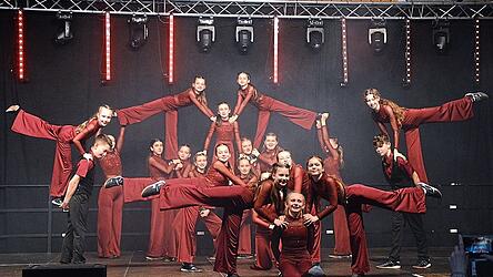 Die Screamix-Teens zeigten akrobatische Figuren.