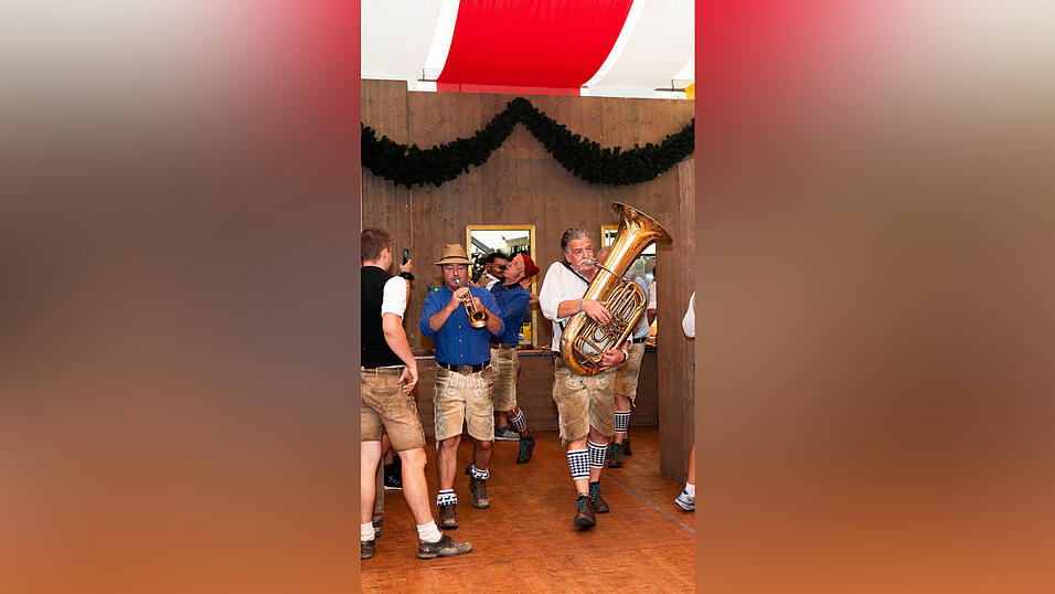 Die Partybilder vom Montag, 17. August, aus dem Festzelt Krönner. Die Partybilder vom Montag, 17. August, aus dem Festzelt Krönner.