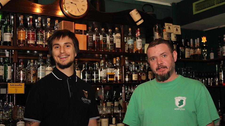 So wurde am Samstag, 23. Oktober, im Irish Pub in Landshut gefeiert - die Partybilder. So wurde am Samstag, 23. Oktober, im Irish Pub in Landshut gefeiert - die Partybilder.